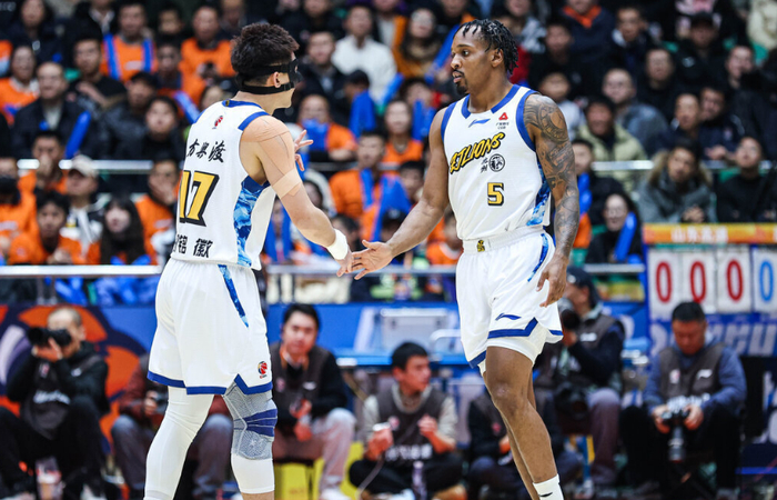广东力克卫冕冠军广厦 奎因25+8+7助助球队三连胜