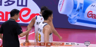 广东力克卫冕冠军广厦 奎因25+8+7助助球队三连胜