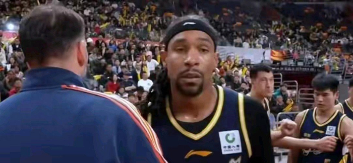 广东宏远季后赛遇内线危机 朱芳雨紧急补强引外