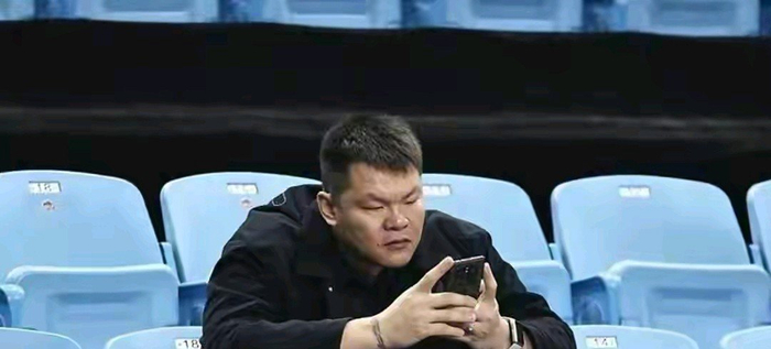 广东宏远季后赛遇内线危机 朱芳雨紧急补强引外