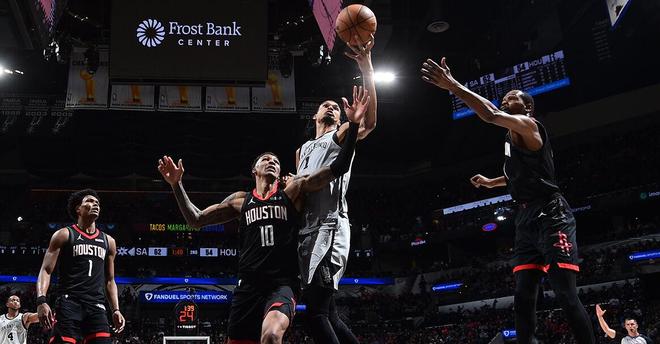 马刺145-120大胜火箭 25分差距暴露球队差距