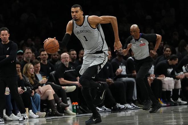 马刺145-120大胜火箭 25分差距暴露球队差距